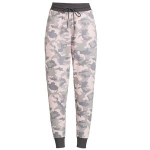 NWT Reebok medium pink camouflage jogger pants